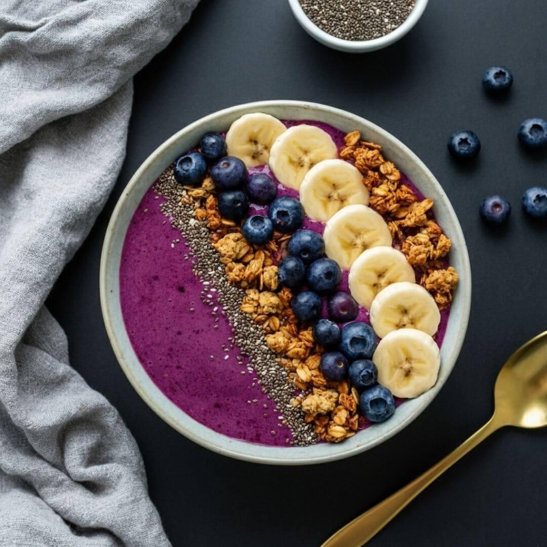 Blueberry Banana Smoothie Bowl - PLABCurlove